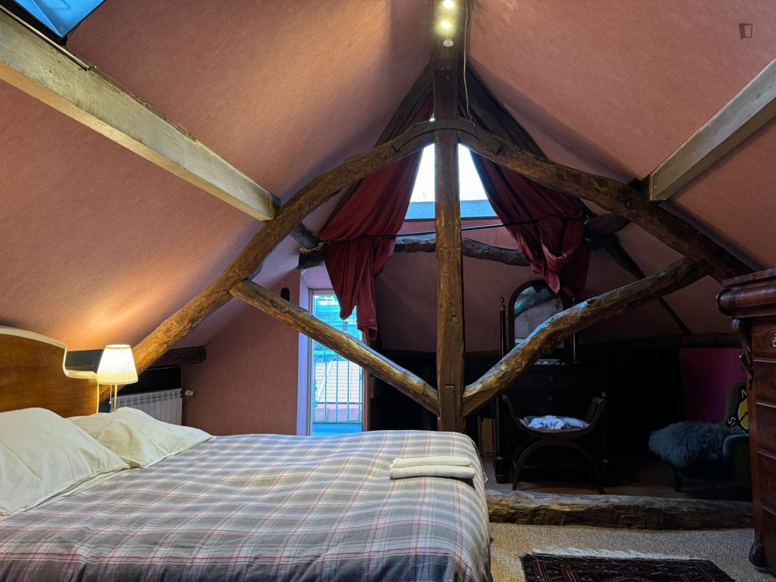 Charming Double Bedroom close to Ingleses Beach photo 1