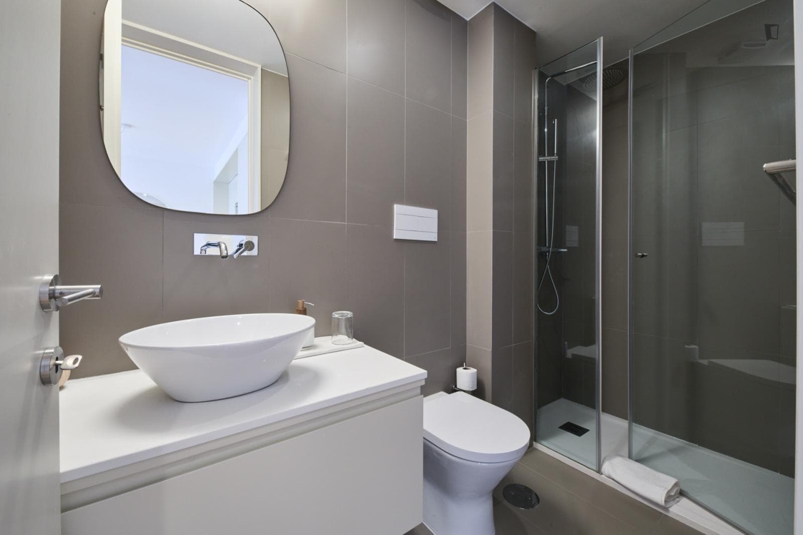 Delightful 1-bedroom apartment in trendy Santo Ildefonso photo 1