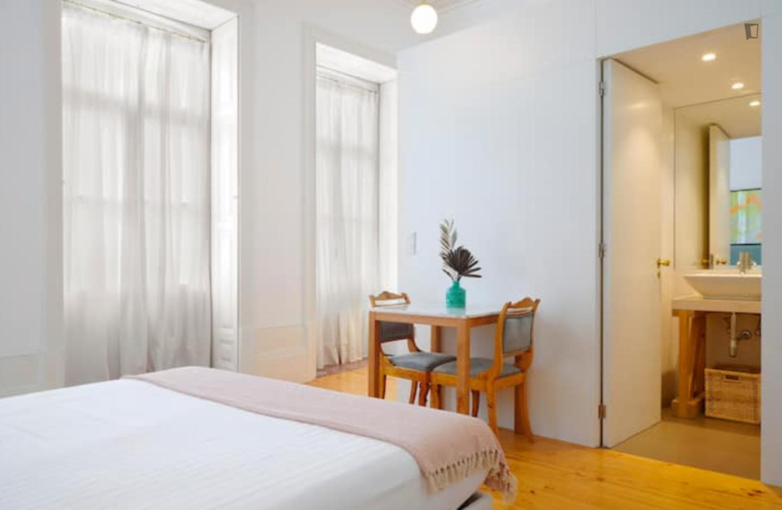Modern apartment next to Bolhão  photo 1