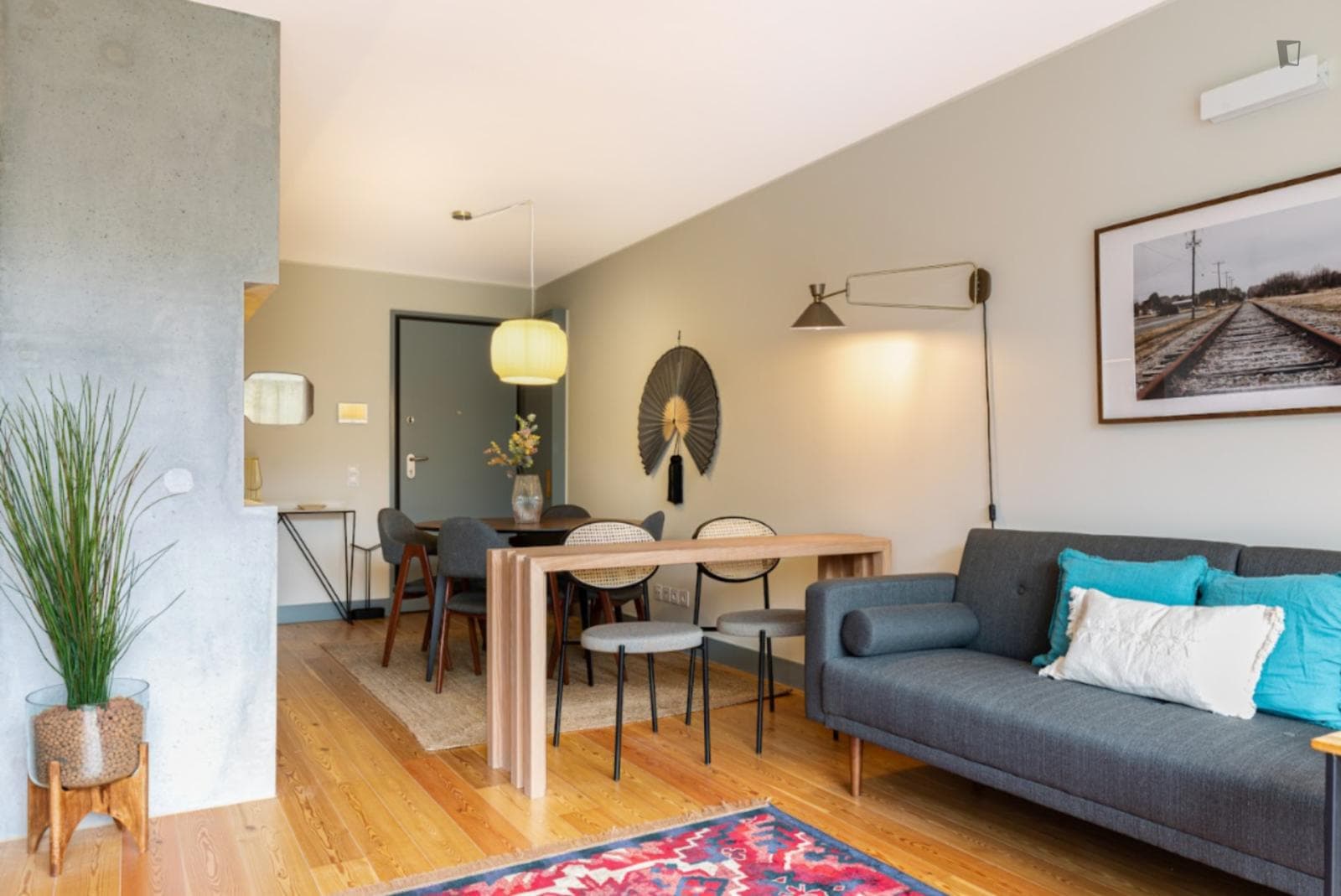 Tasteful 1-bedroom apartment near Campanhã metro station photo 1