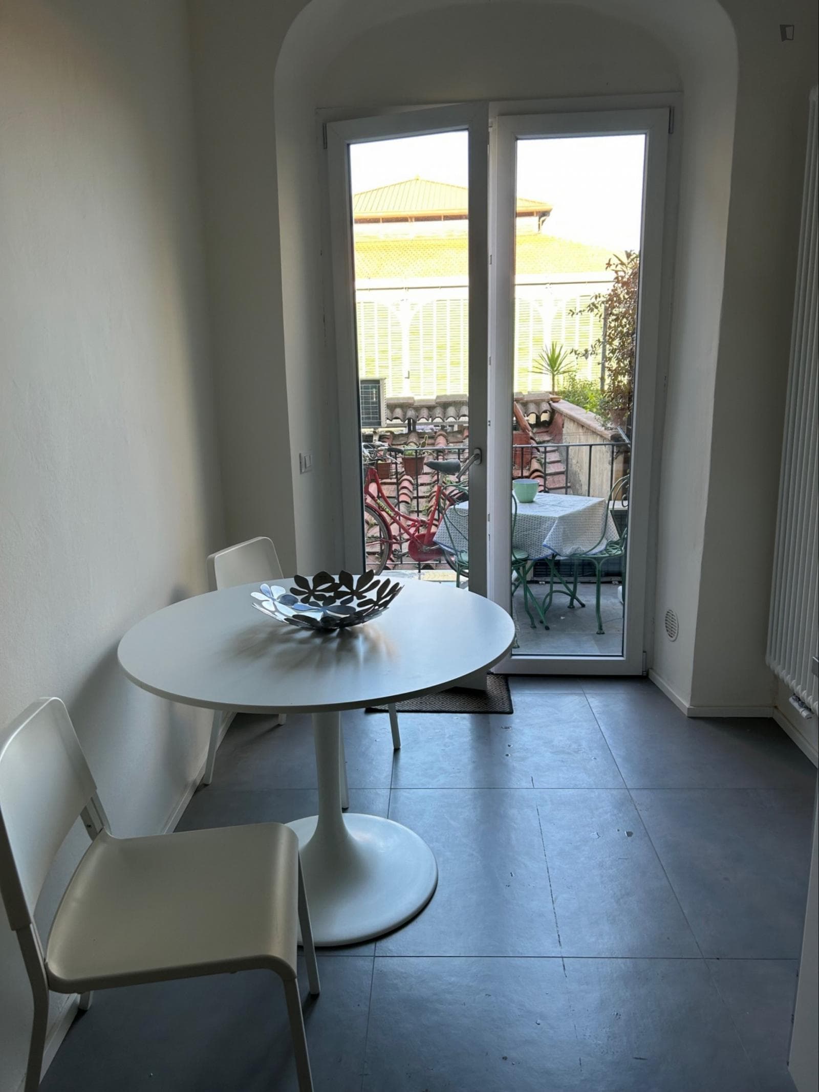 1-bedroom apartment, with outdoor area photo 1