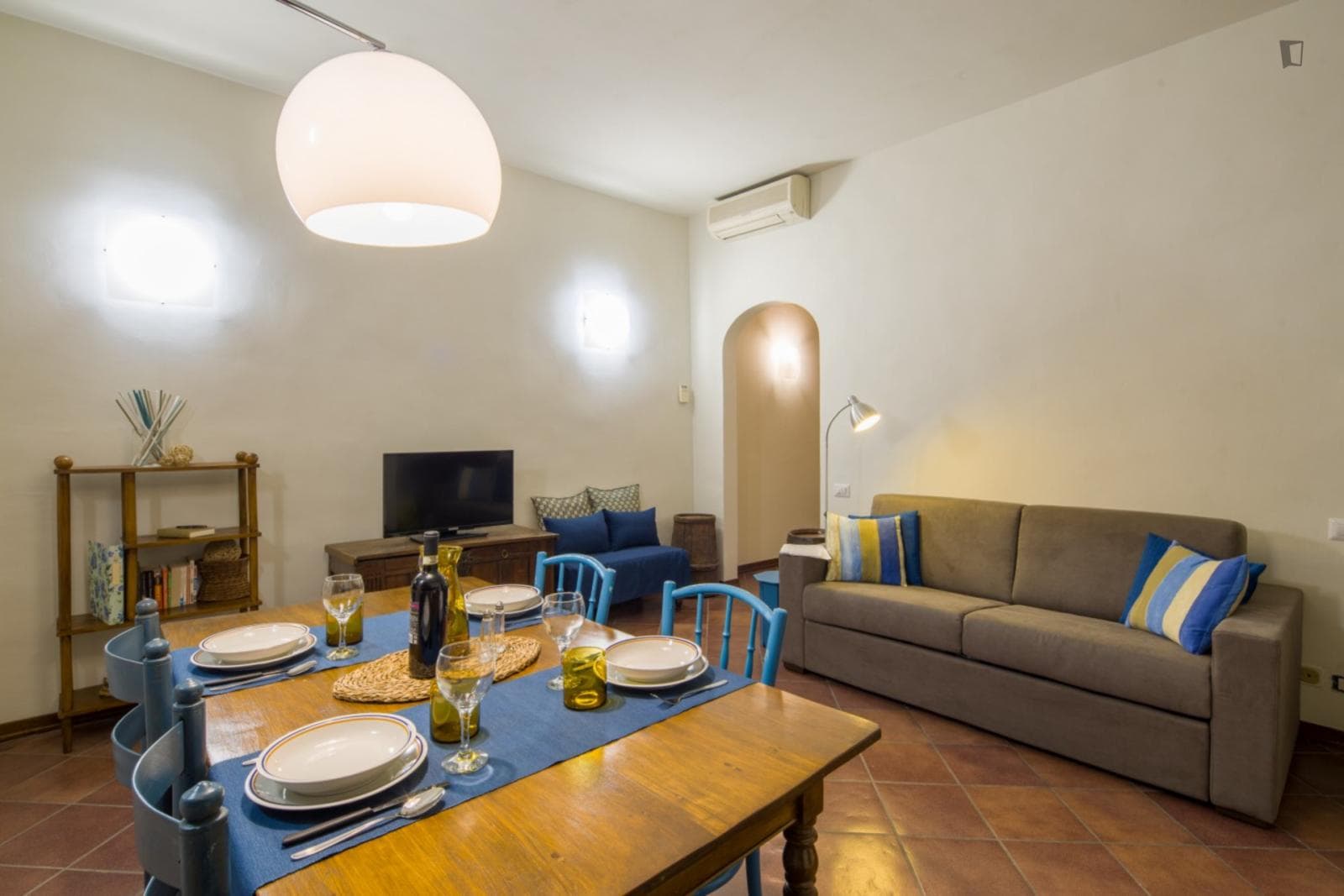 Beautiful 1-bedroom apartment in the city centre of Florence photo 1