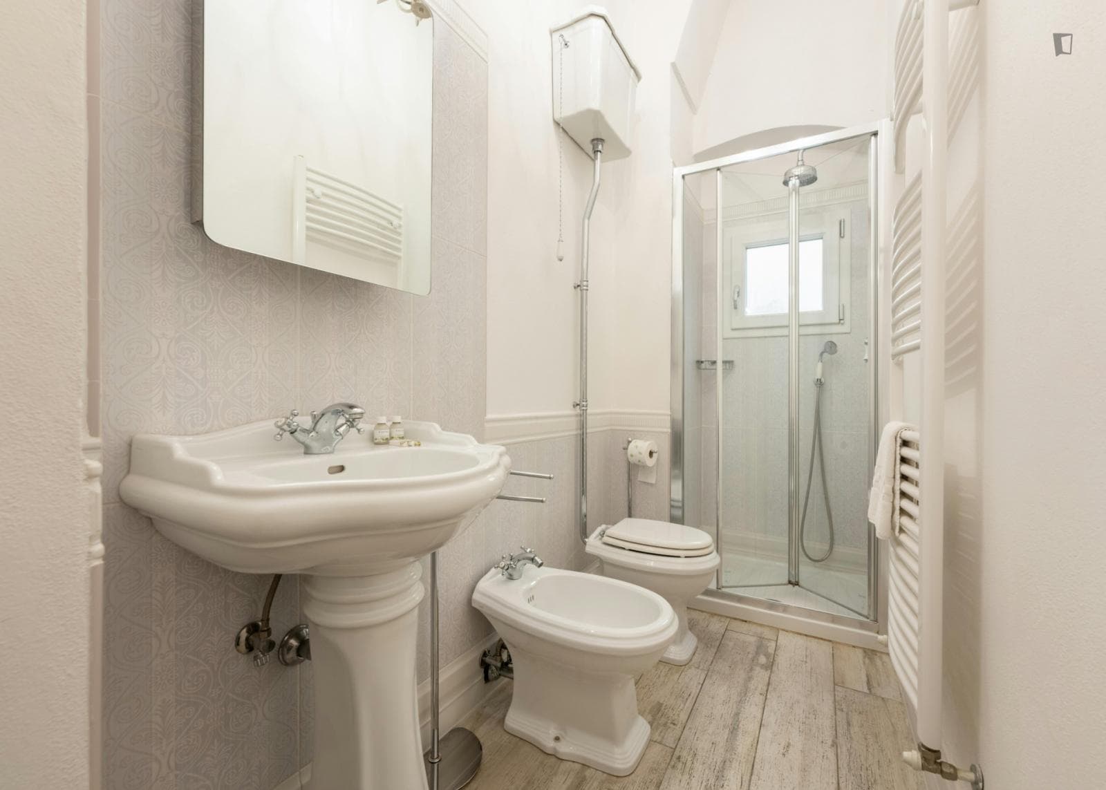 Very classy 2-bedroom apartment in Campo di Marte photo 1