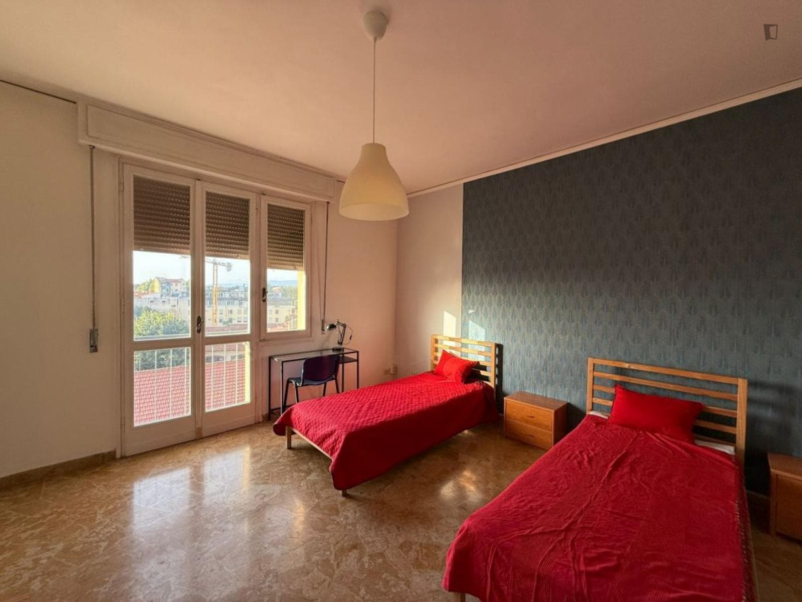 Bed in a shared bedroom in a 3-bedroom flat close to the Campo Marte train station photo 1
