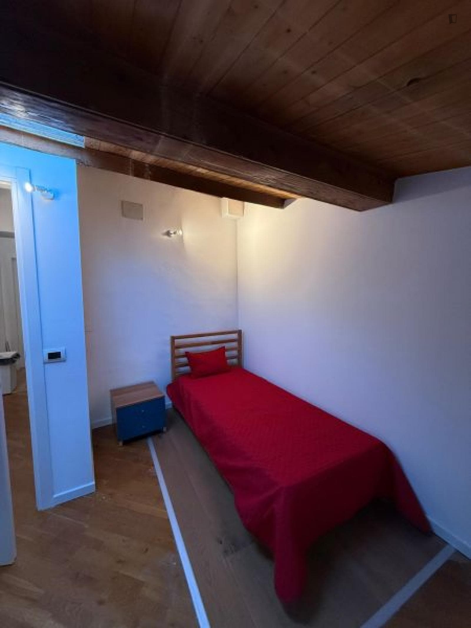 Homely single bedroom in Isolotto photo 1