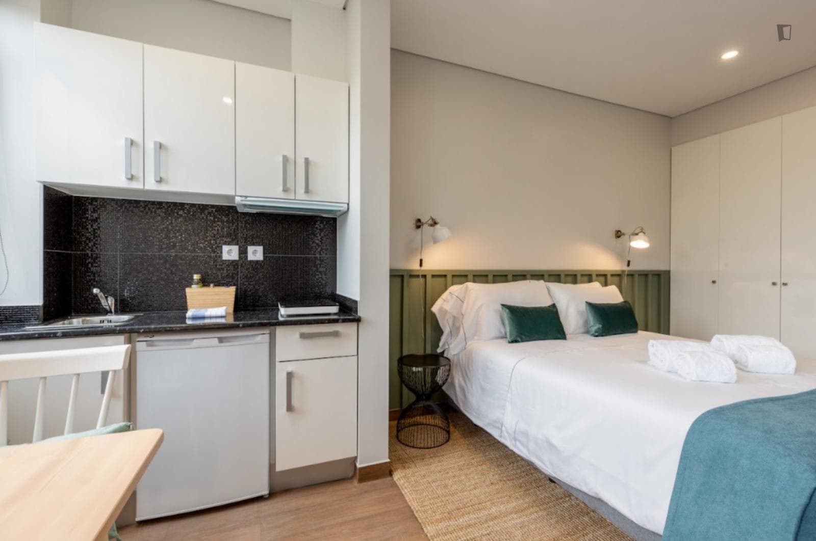 Cool studio close to General Torres metro station photo 1