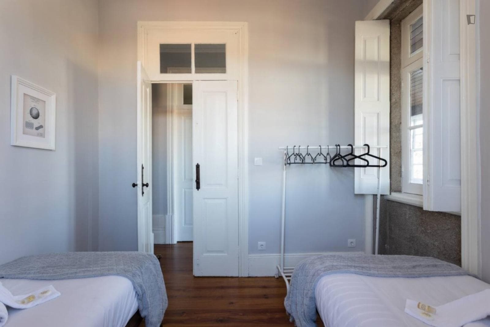 3-bedroom house, with outdoor area photo 1