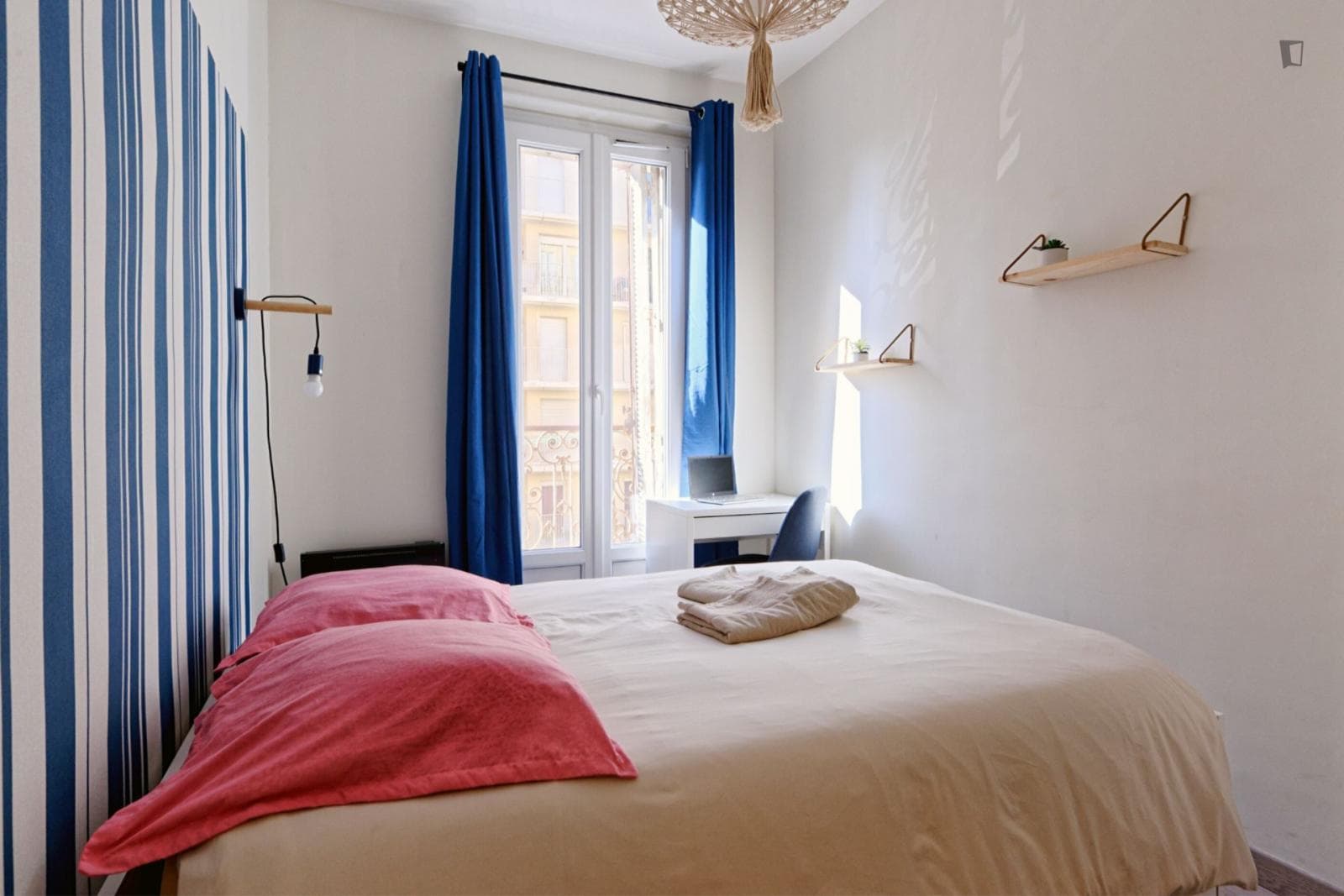 Very nice double bedroom near the Joliette metro photo 1