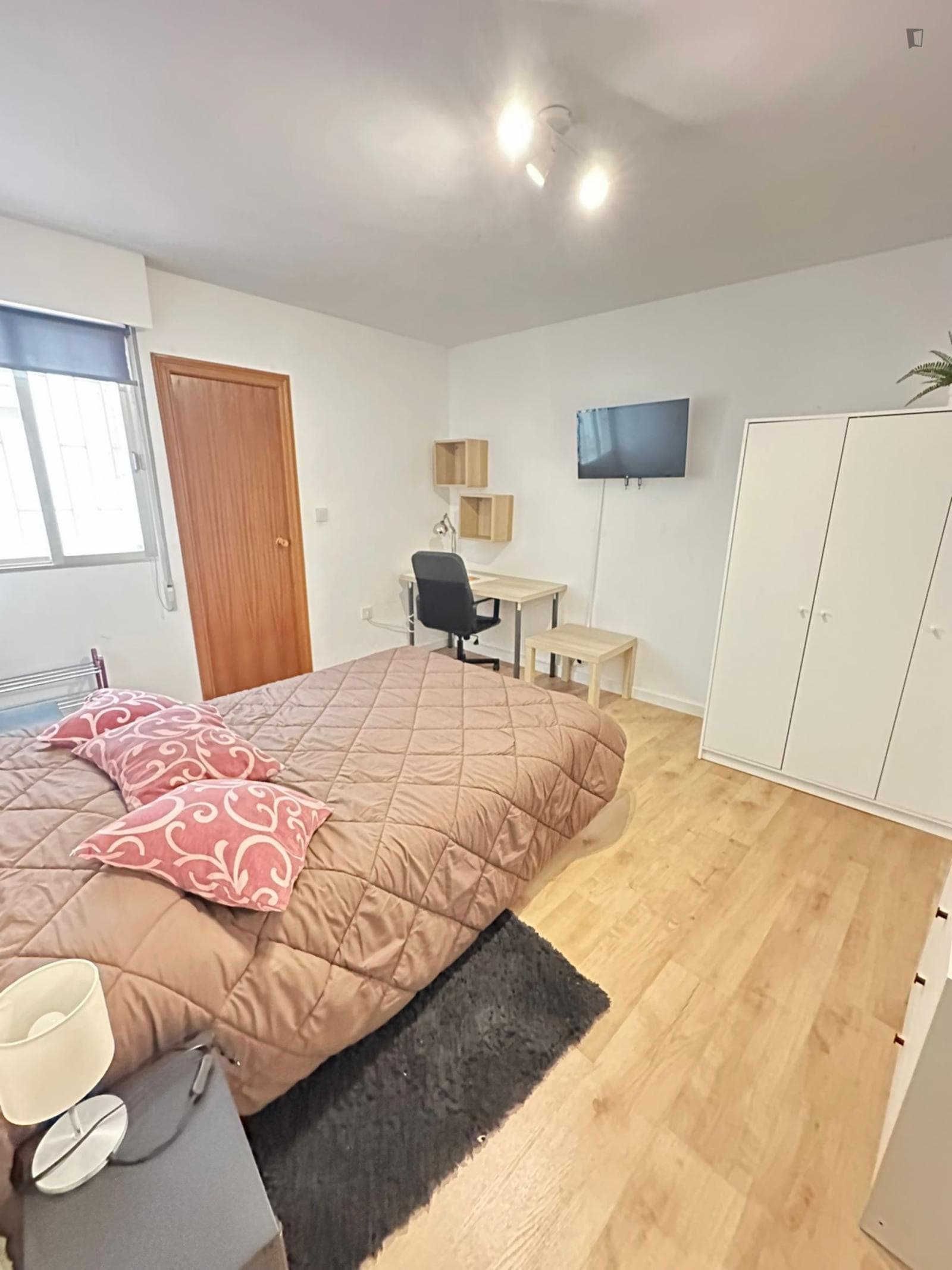 Welcoming double ensuite bedroom in Castellón de la Plana photo 1