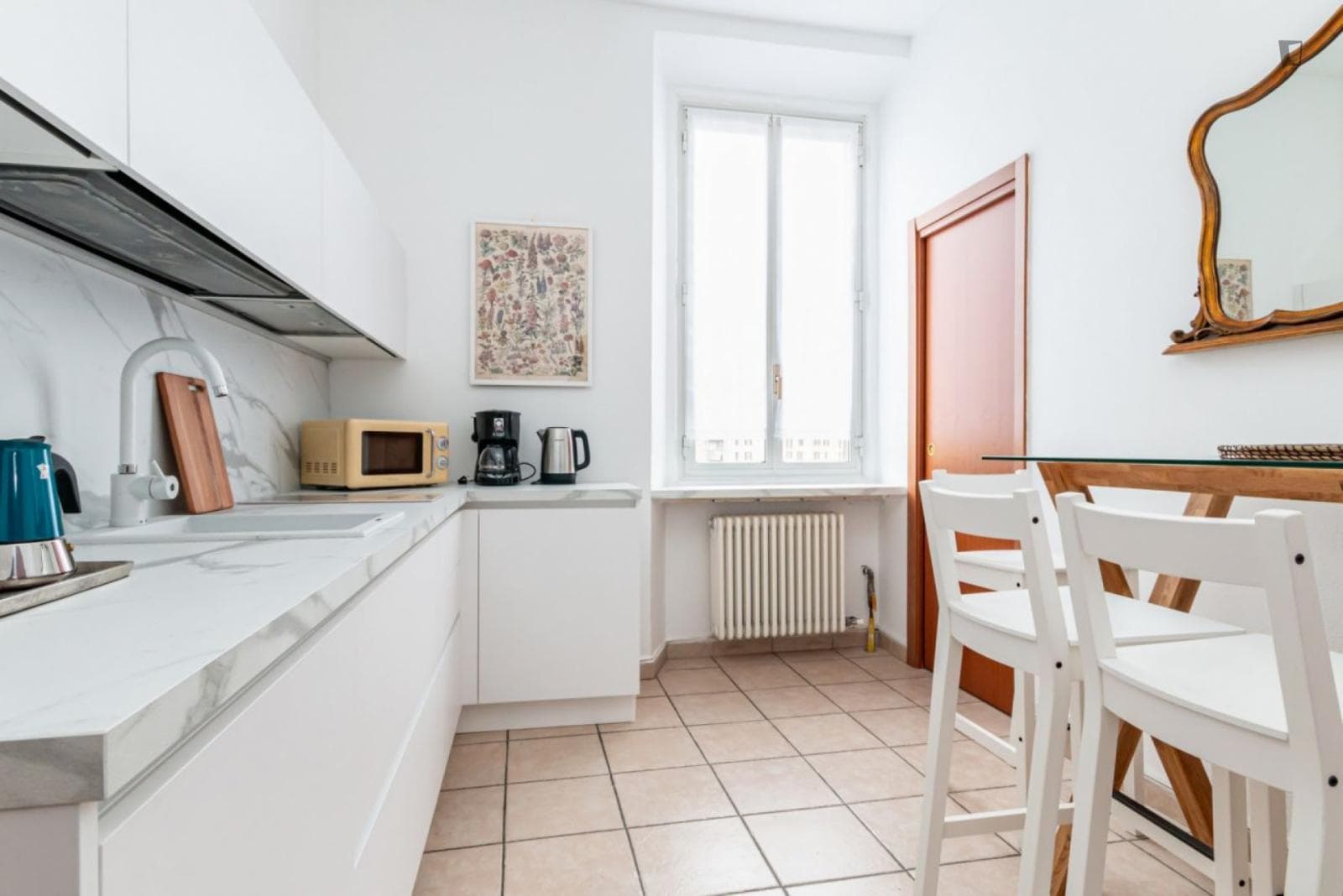 Welcom,ing 1-bedroom apartment in Como photo 1