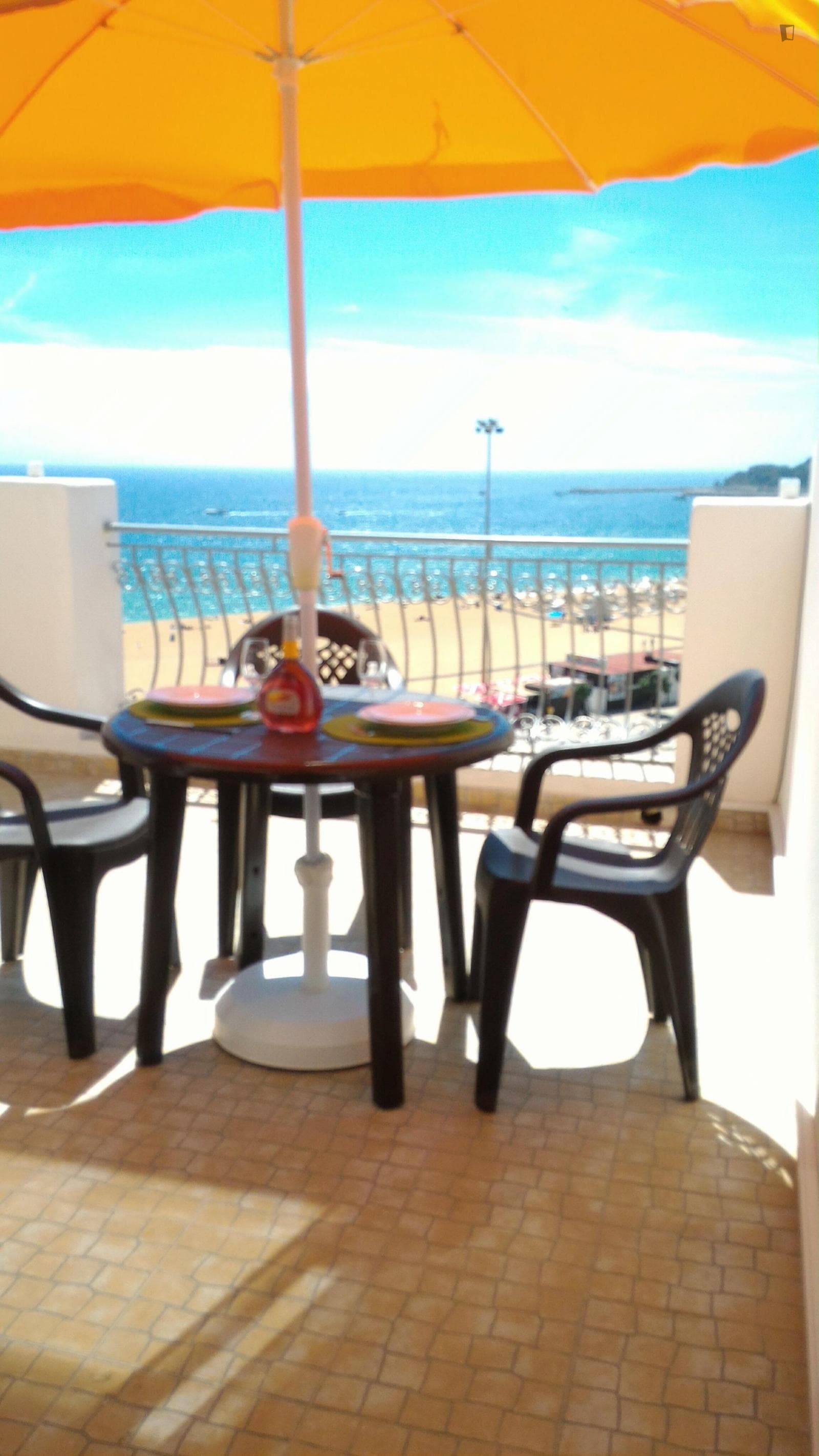 Vibrant 1 Bedroom Apartment with a Balcony close to Pau da Bandeira Viewpoint photo 1