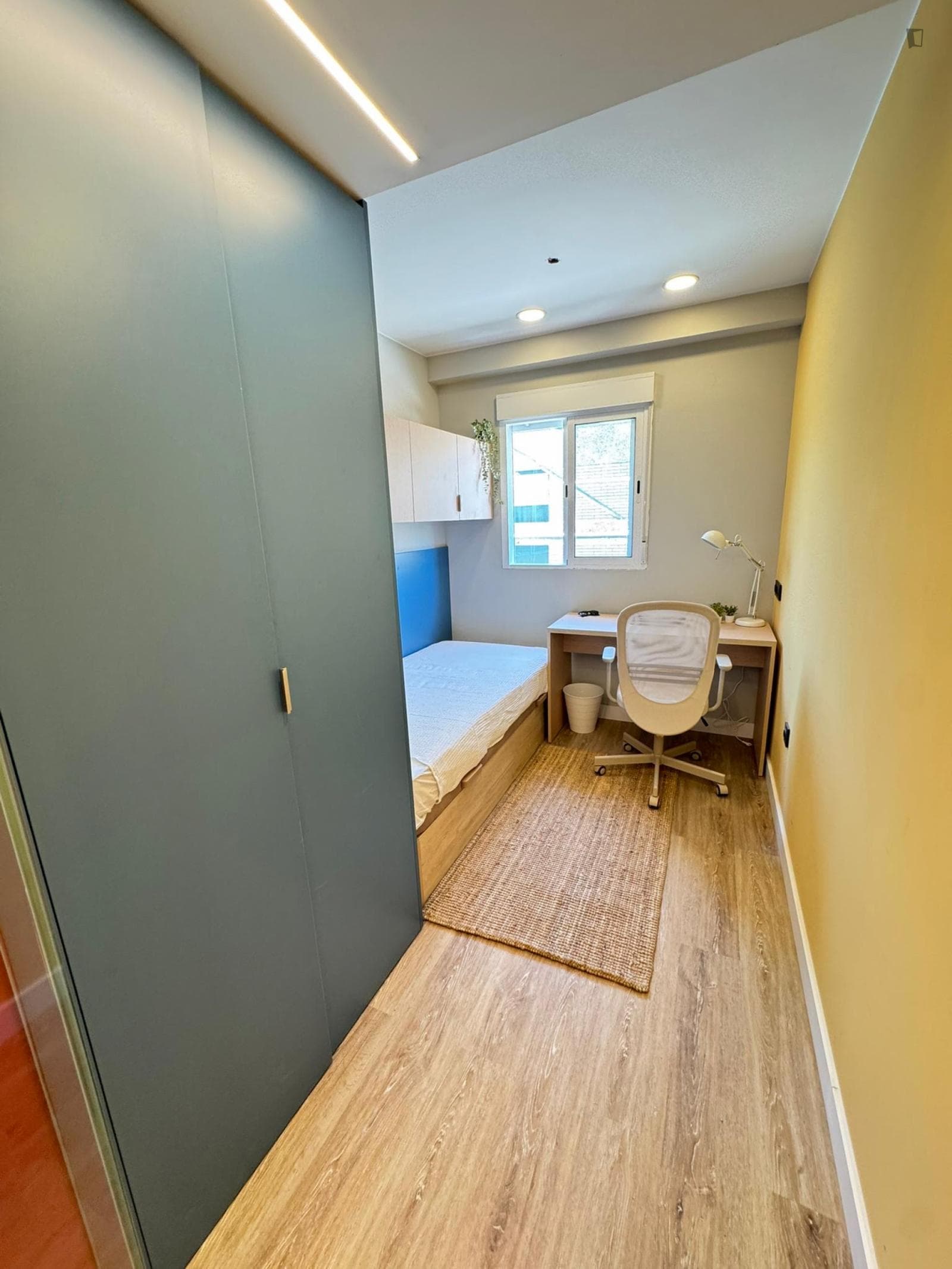 Very appealing single ensuite bedroom in the heart of Zaragoza photo 1
