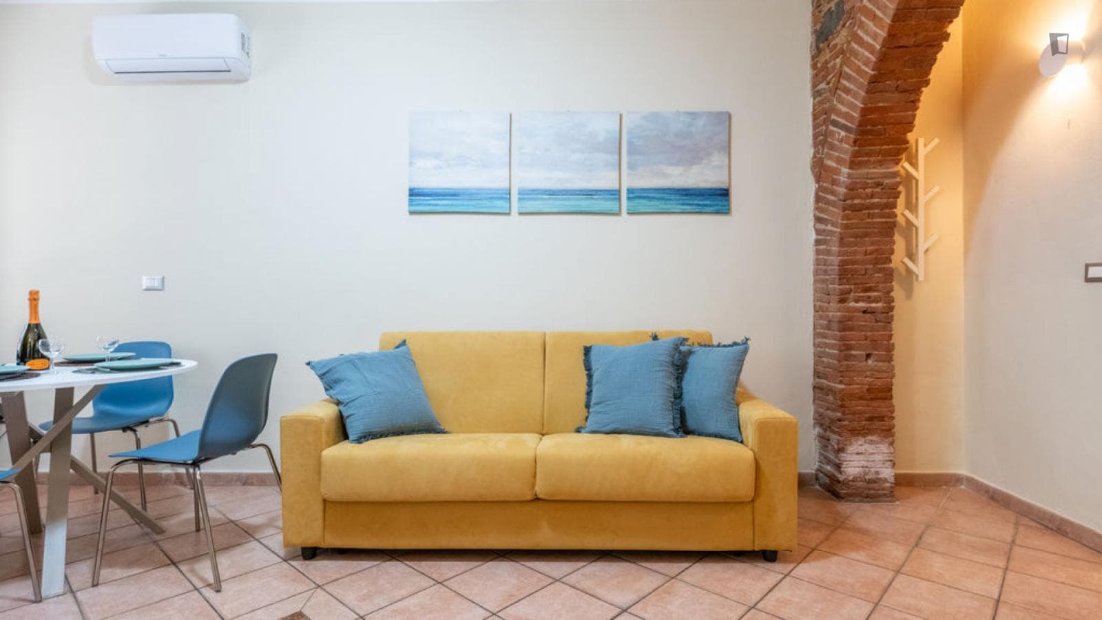 Charismatic 1-bedroom apartment in the heart of Livorno photo 1