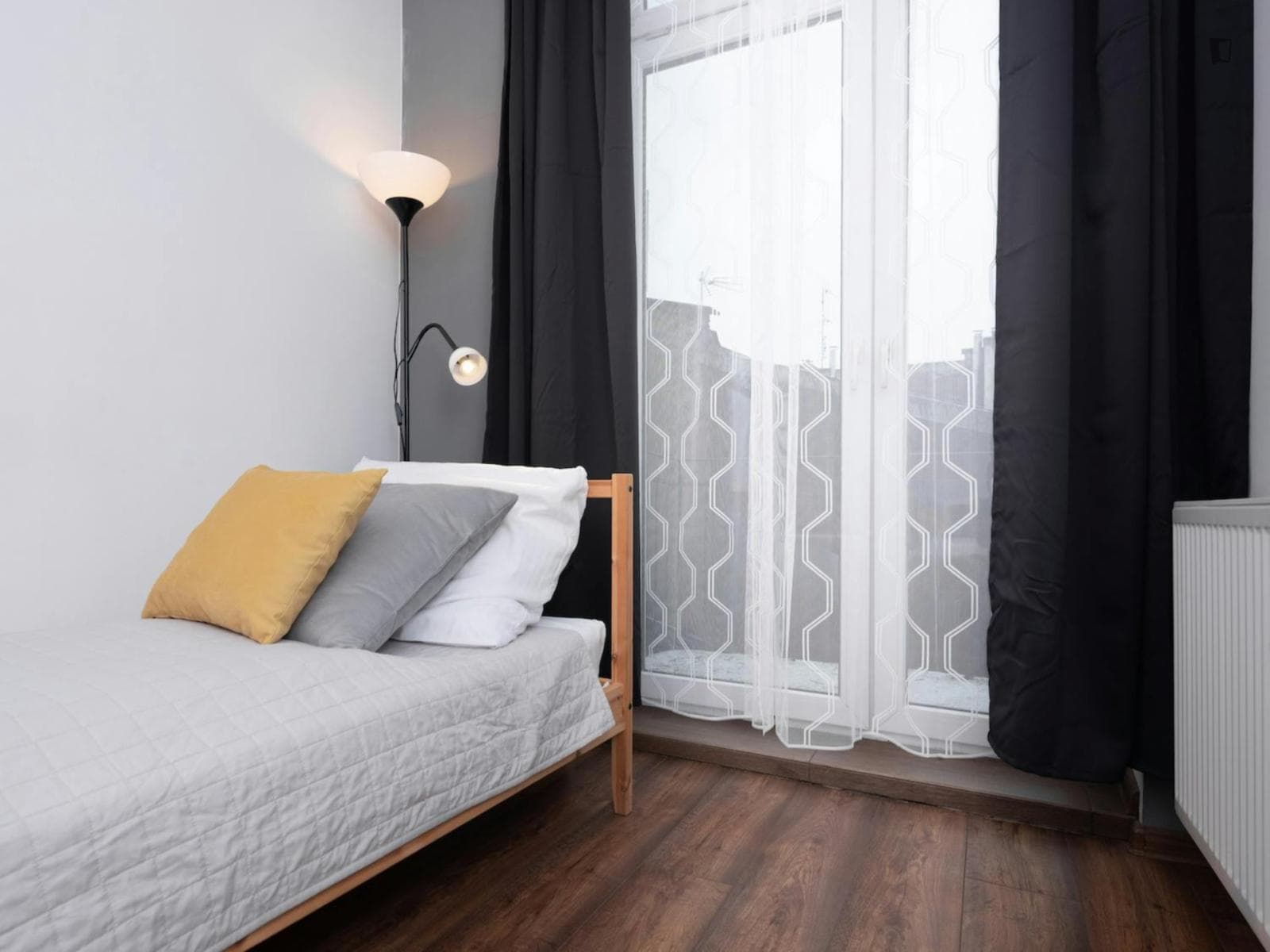 Cosy single bedroom in shared flat in well-connected Kazimierz photo 1