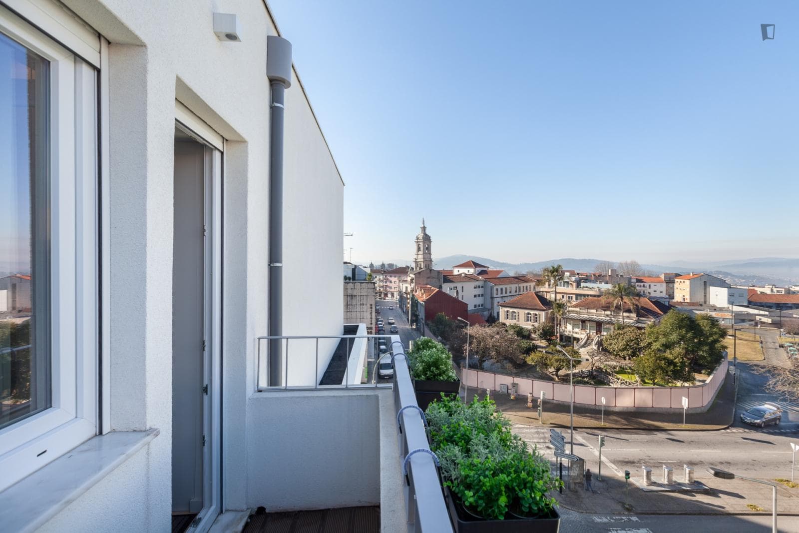 Charming 1-bedroom flat close to the Avenida Central garden photo 1