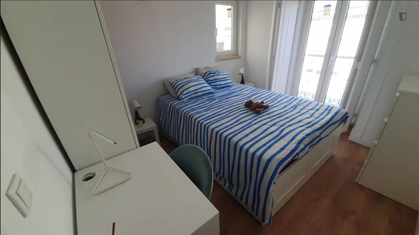 Fascinating 2 Bedroom Apartment close to Lisboa Rossio Train Station photo 1