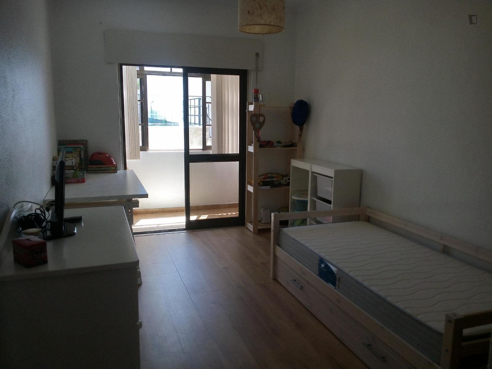 Welcoming Single Bedroom close to NOVA School of Science and Technology photo 1