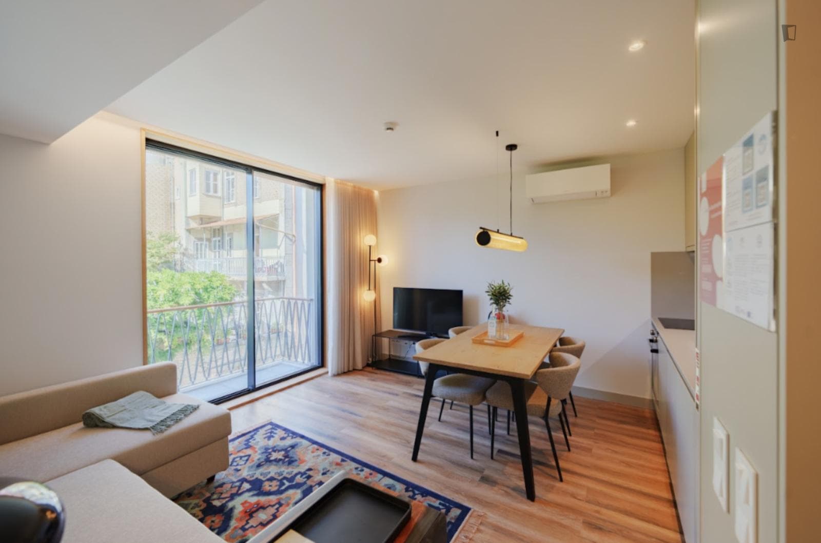 Tasteful 1-bedroom apartment close to 24 de Agosto metro station photo 1