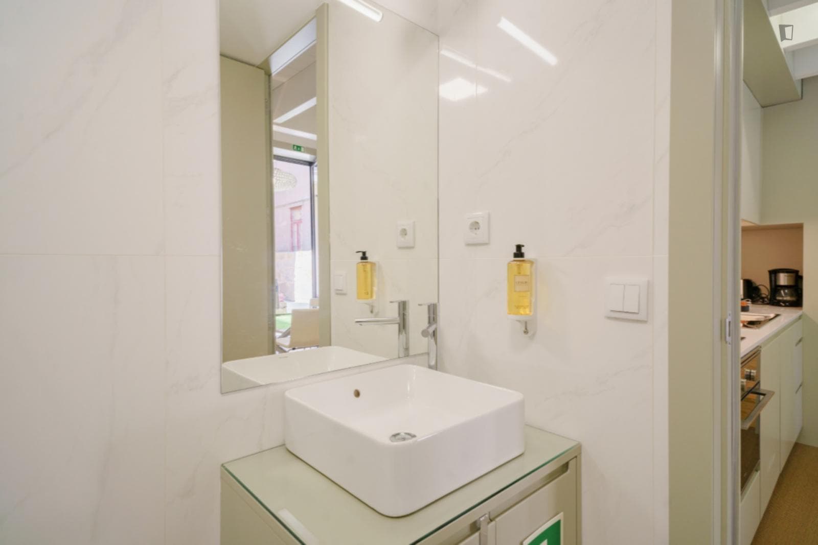 Bright 3-bedroom apartment with terrace in Matosinhos photo 1