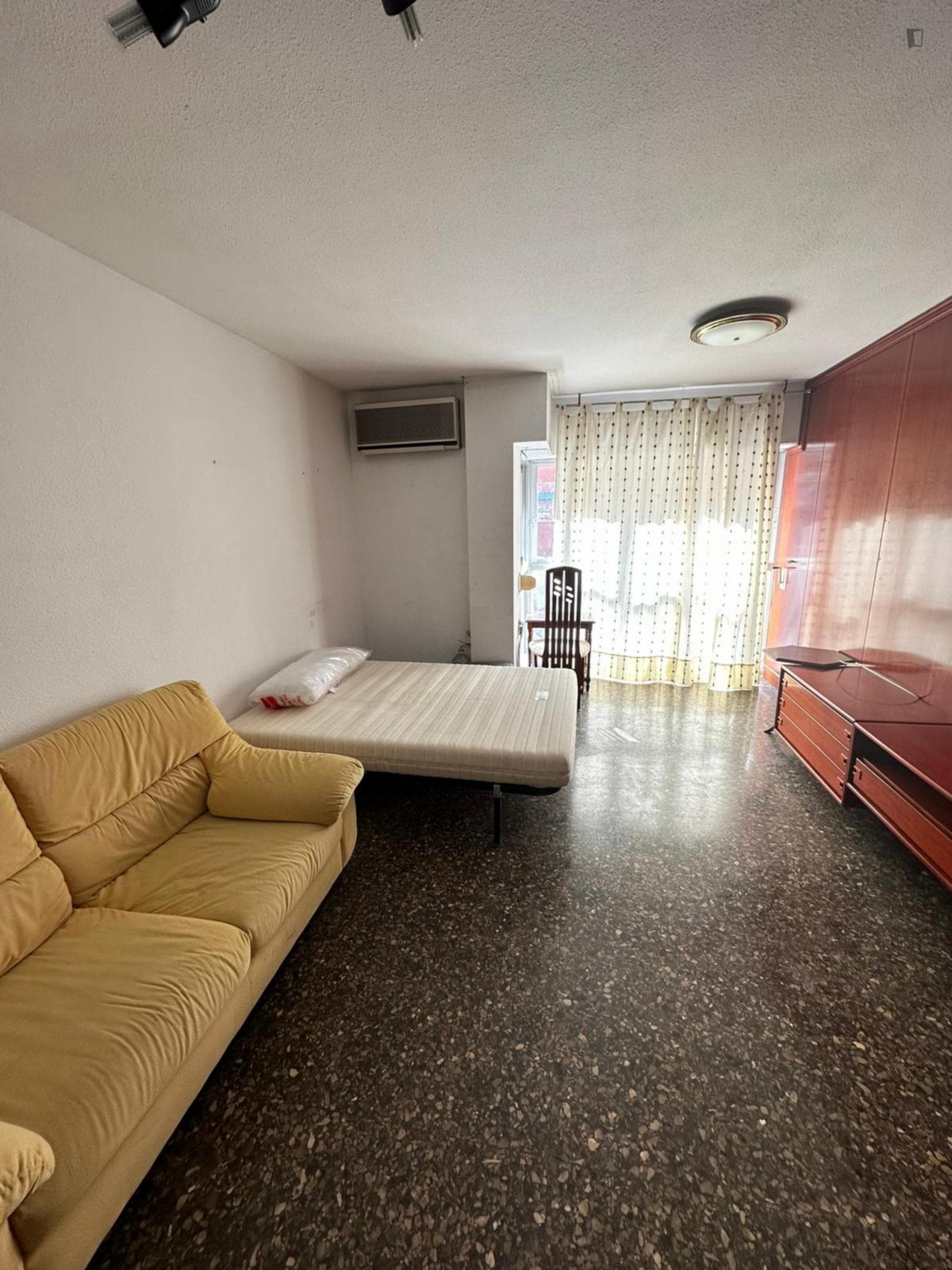 Lovely single bedroom in Sant Isidre  photo 1