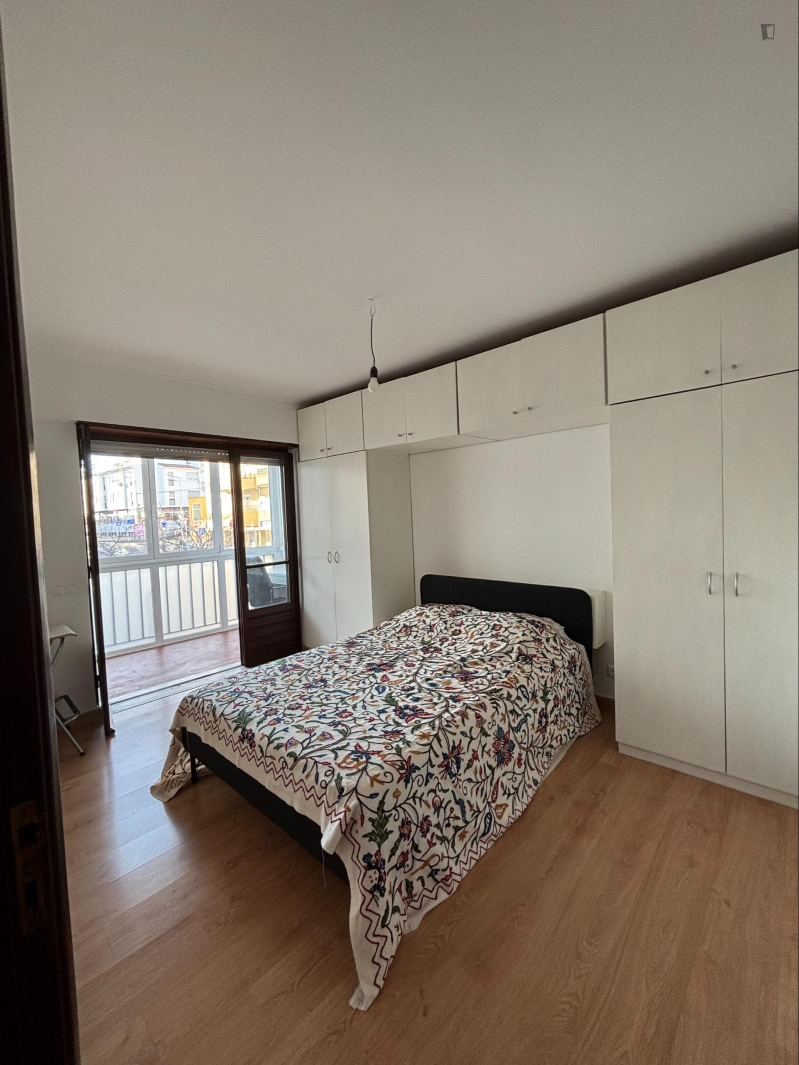 Inviting double bedroom in Carcavelos photo 1