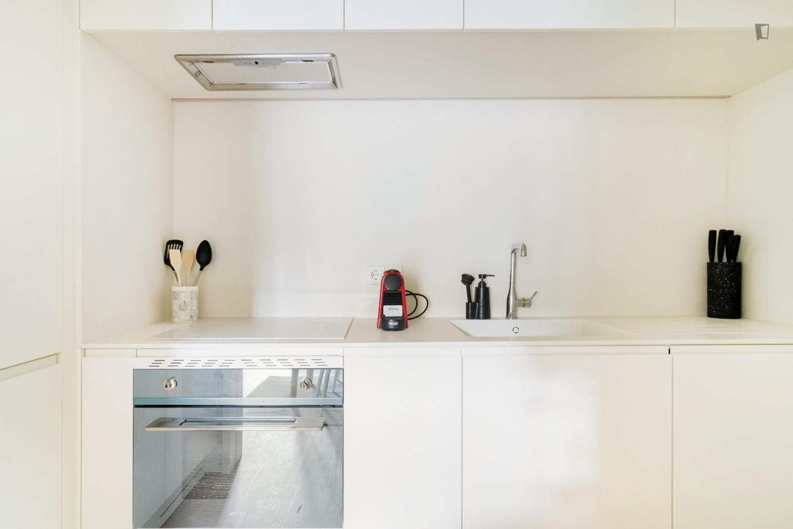 Welcoming 1-bedroom apartment in Santos photo 1