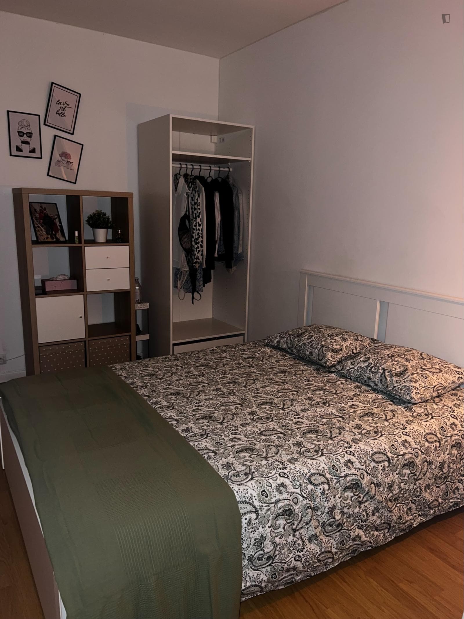 Homely double bedroom in Sint-Pieters-Leeuw photo 1