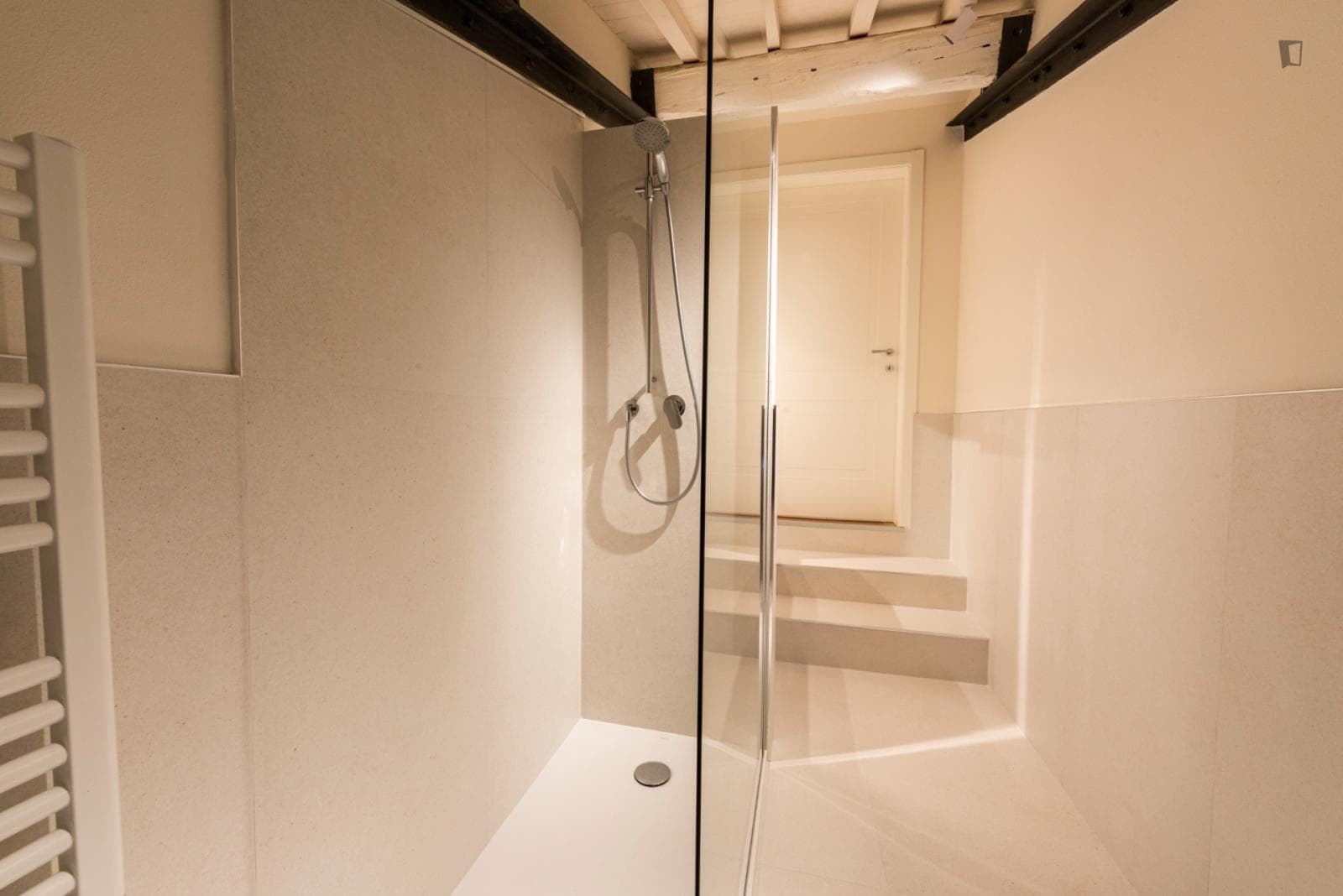 Cool 3-bedroom flat in the Gavinana area photo 1