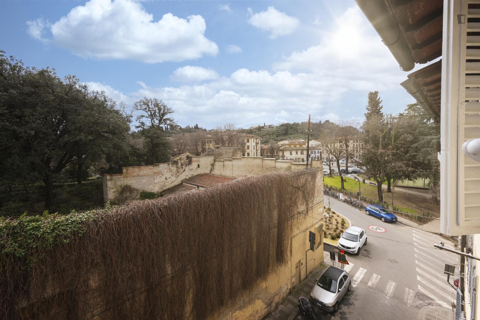 Alluring 2-bedroom flat next to Giardino Torrigiani photo 1
