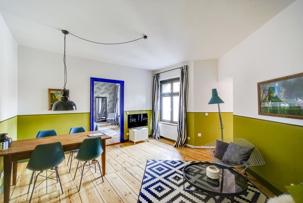Quiet two-room apartment in the old building in Prenzlauer Berg photo 1