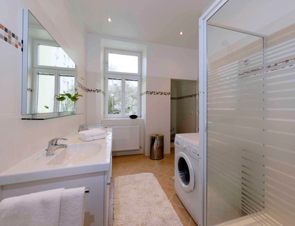 Bright and modern Comfort Business Apartment suitable for families photo 1