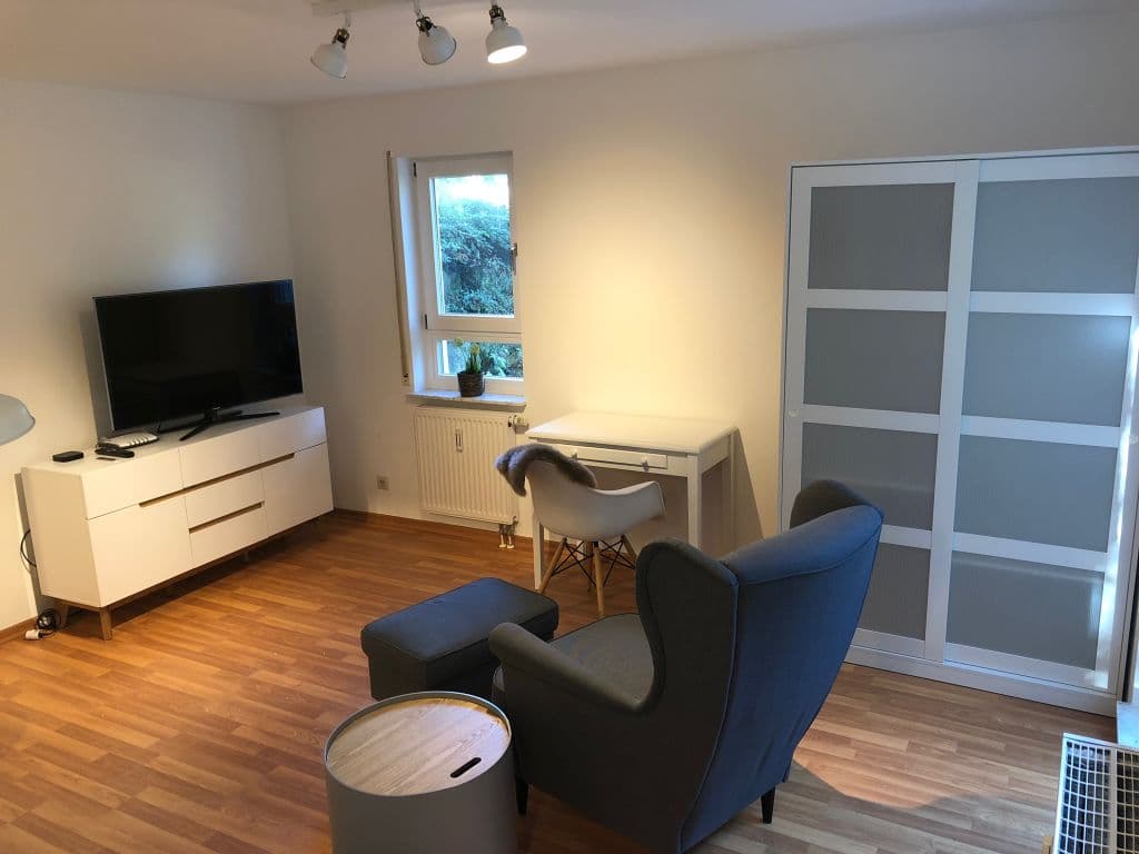 Quiet full service apartment in good location photo 1