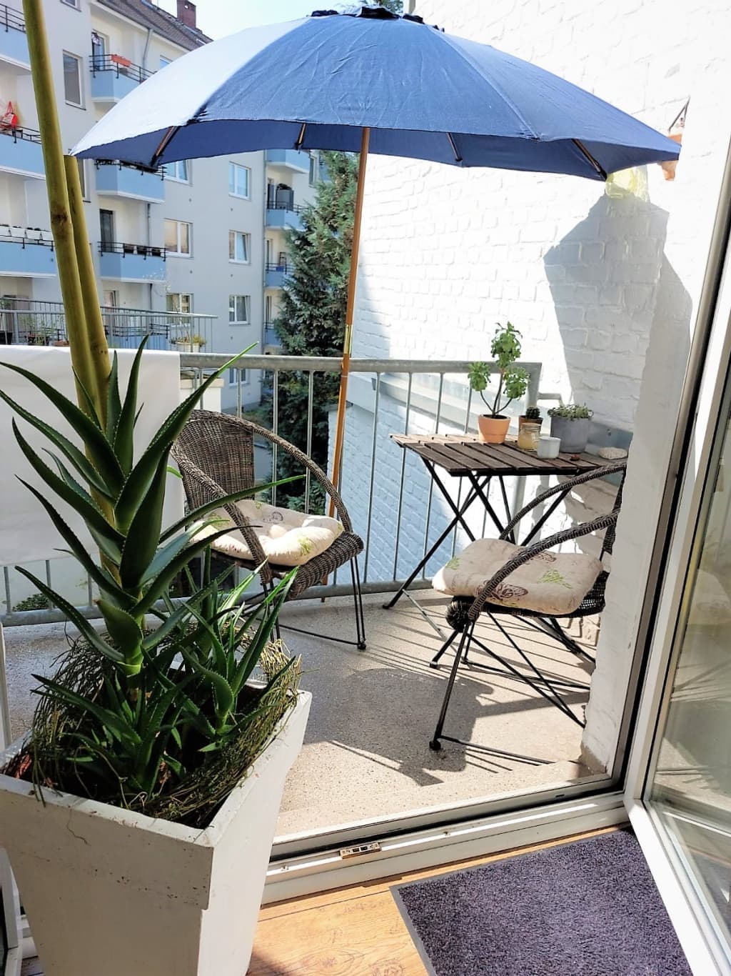 Old building, balcony, eat-in kitchen, sunny, central, Fürstenplatz and Volksgarten within walking distance photo 1