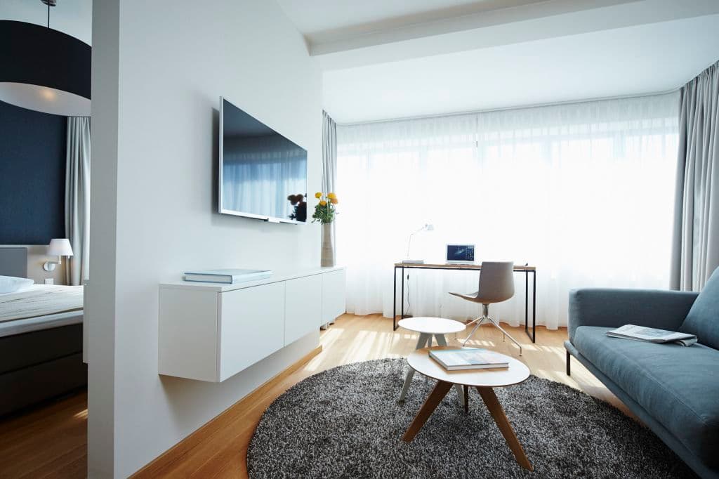 Designapartment mitten im Europaviertel / Service inkl. photo 1