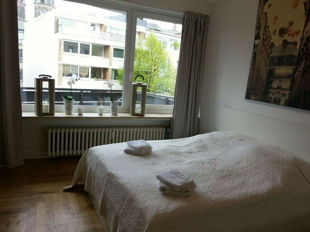 City apartment- with balcony and WiFi photo 1