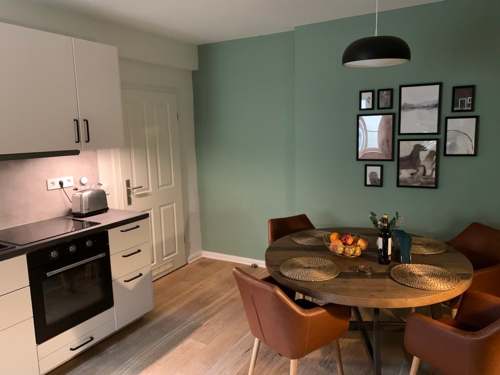 Stylish flat close to fair/trains/trams/river photo 1