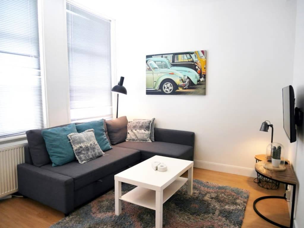 Spacious one-bedroom apartment photo 1