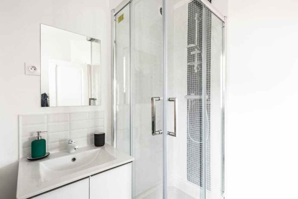 Safe Haven in the heart of Courbevoie - with Parking - Civil lease photo 1