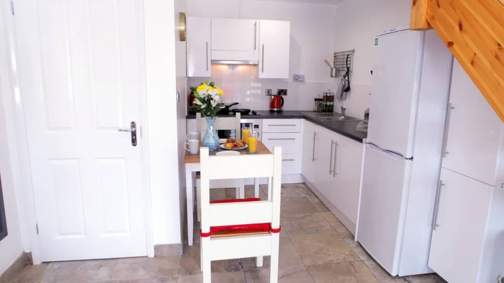 Near Rail Station & Hospital * FREE Parking * Own Entrance photo 1