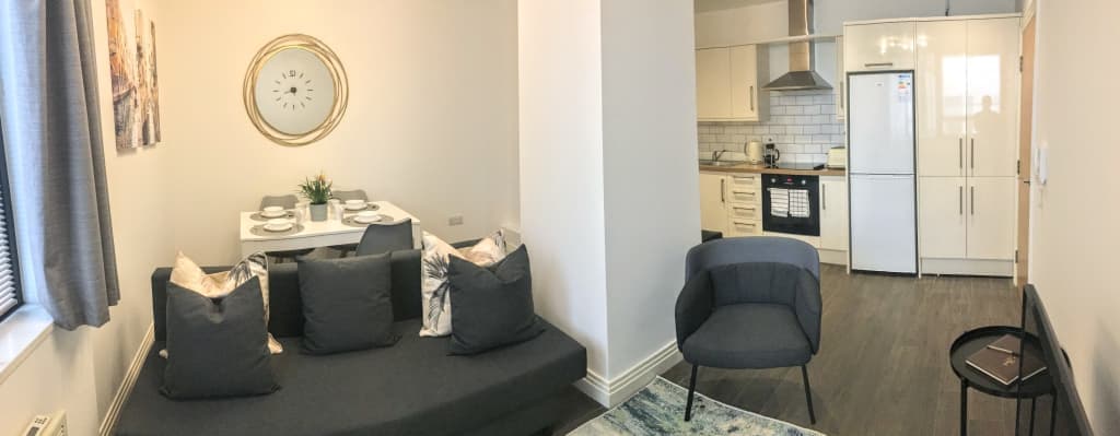 Charming one-bedroom in Watford photo 1