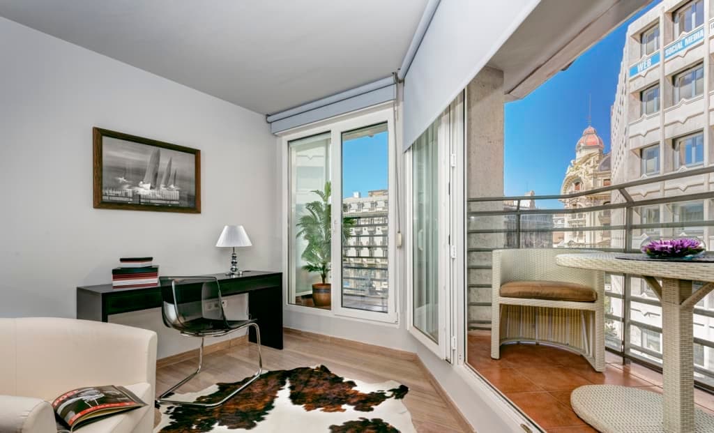 Modern 2 Bd Aptm close to the Cathedral. Isabel la Catolica III photo 1