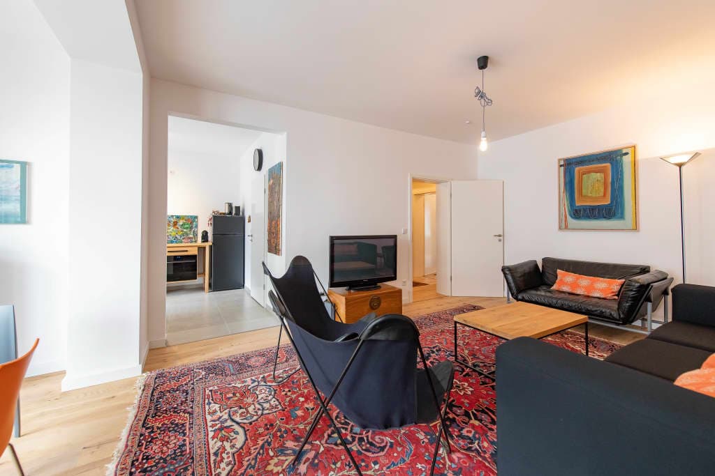 Tastefully furnished Apartment in Bredeney, freshly renovated, fast Internet, 2 bathrooms, balcony photo 1