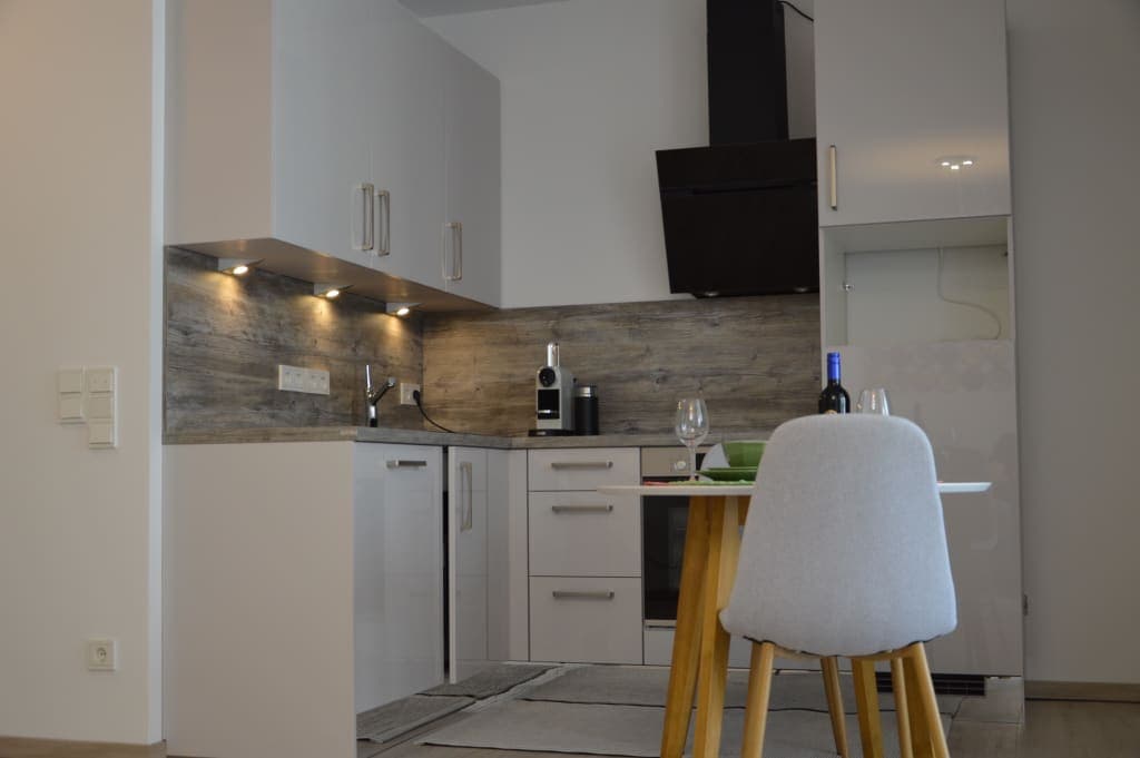 New building, first occupancy, top apartment near the trade fair photo 1