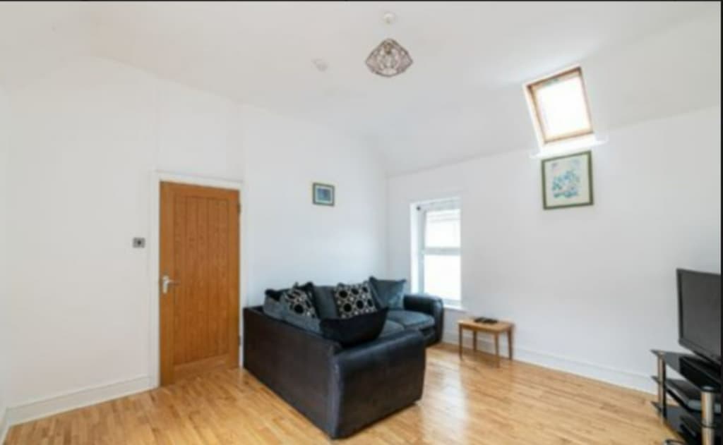 2 Bedroom Apartment in Colwyn Bay photo 1