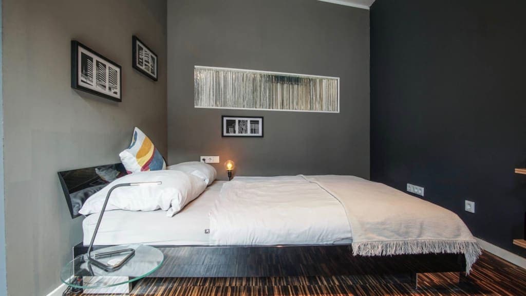 Spacious studio with balcony for rent in Friedrichshain photo 1