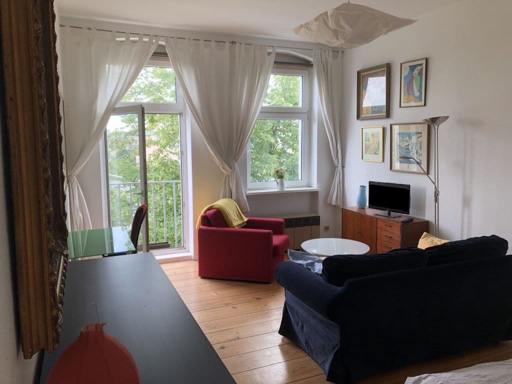 Beautiful, bright and cozy old building apartment in Neukölln photo 1