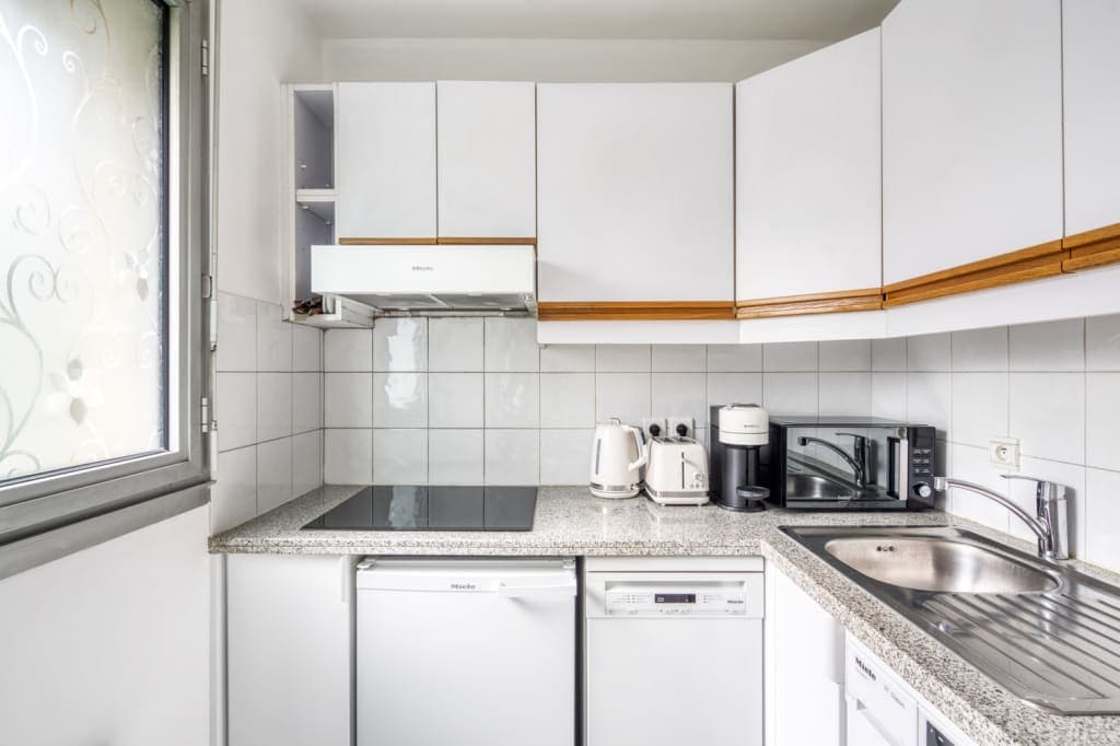 Lovely Trocadero 1BR w/ Intercom, near Passy Plaza photo 1