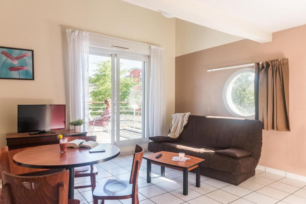 2 bedroom apartment in Nantes photo 1