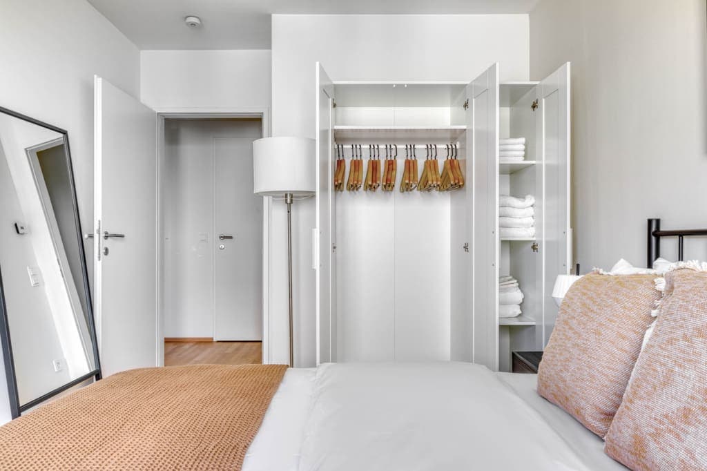 Trendy Brigittenau 2BR w/ Roof & Pvt Loggia, nr Handeskai photo 1