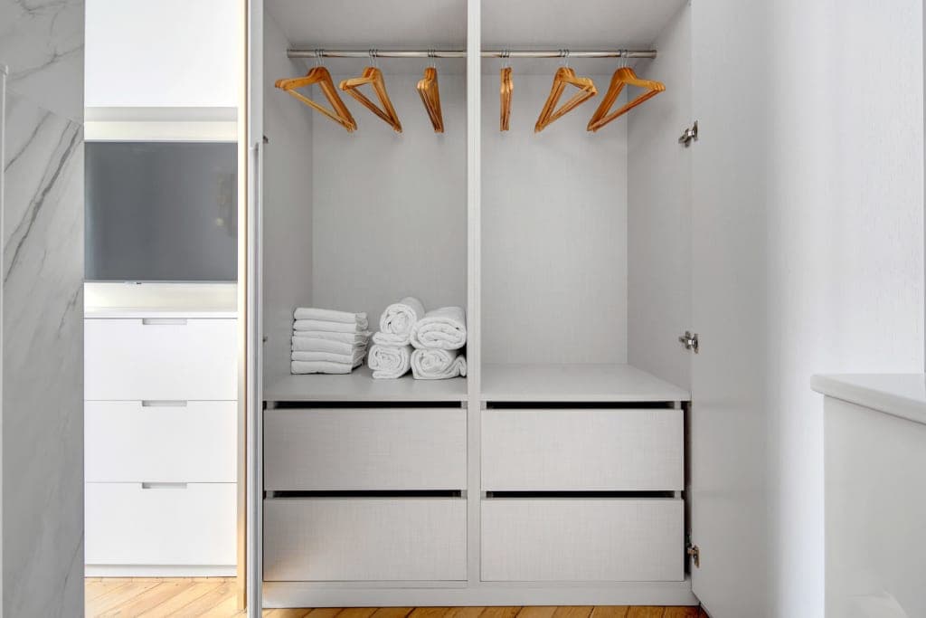 Newly renovated Ternes 2BR, walk to Parc Monceau photo 1